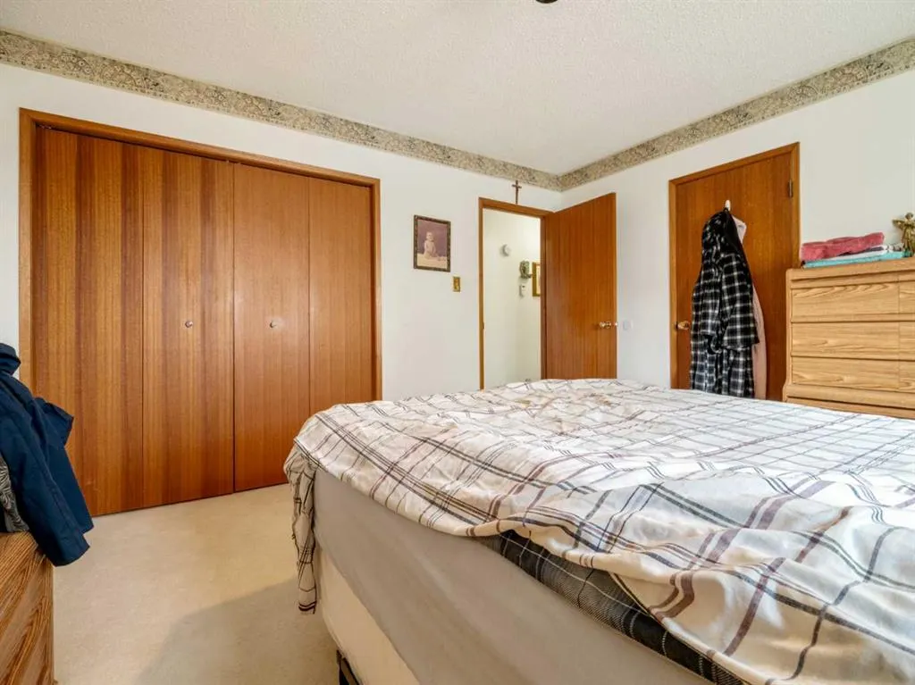 18 Sheridan Place W