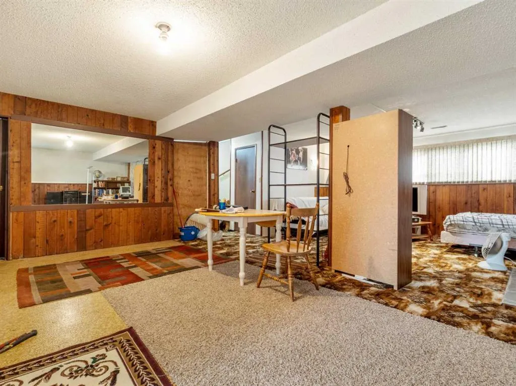 18 Sheridan Place W