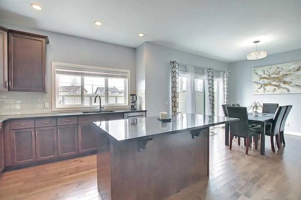 133 Walden Square SE