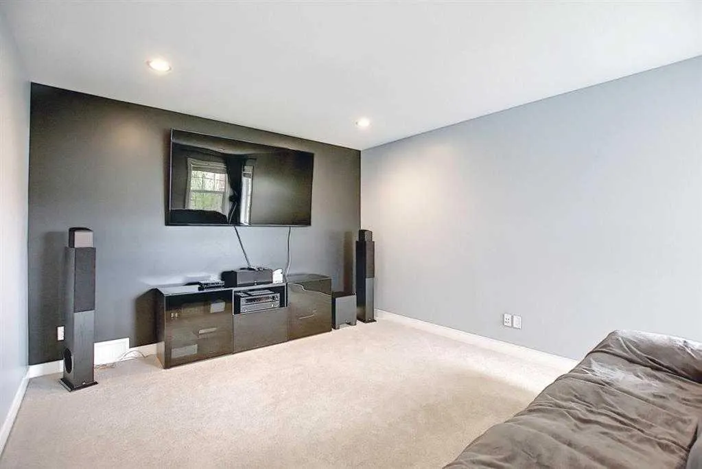 133 Walden Square SE
