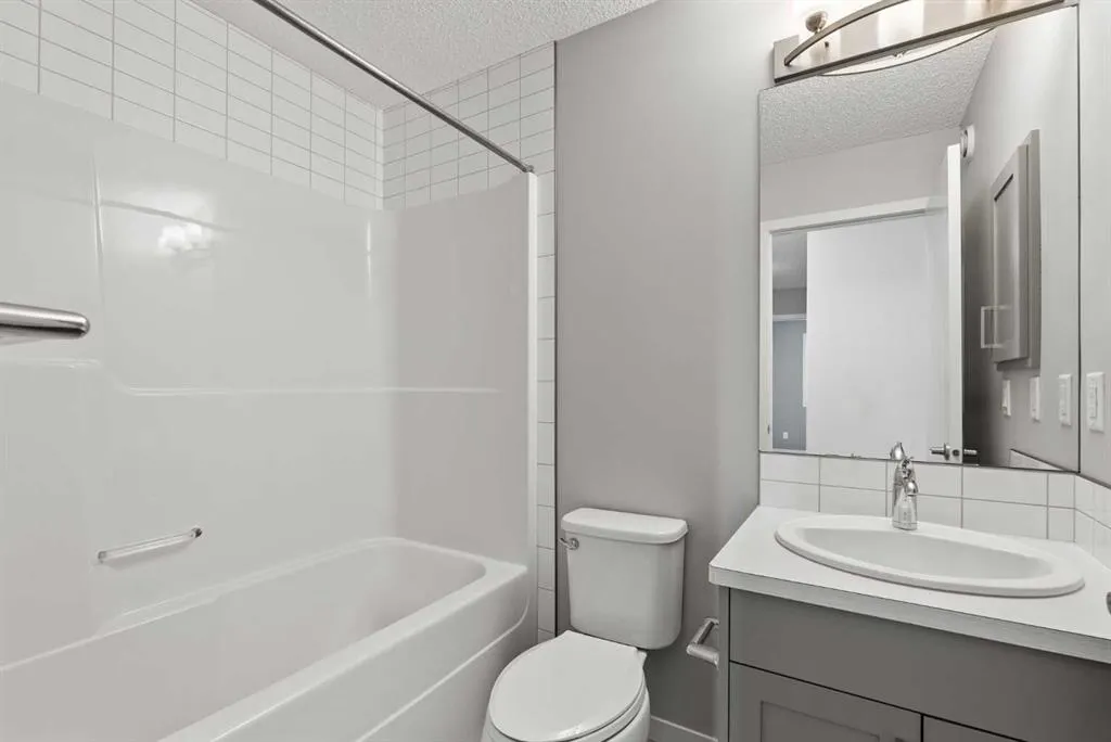 226 Cornerstone Avenue NE