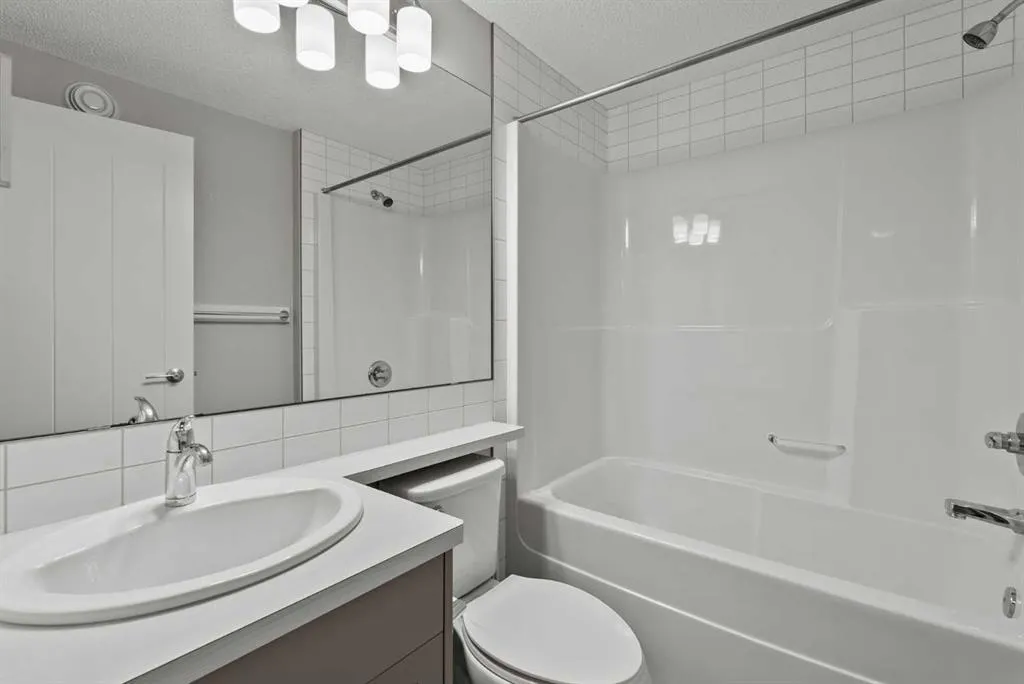 226 Cornerstone Avenue NE