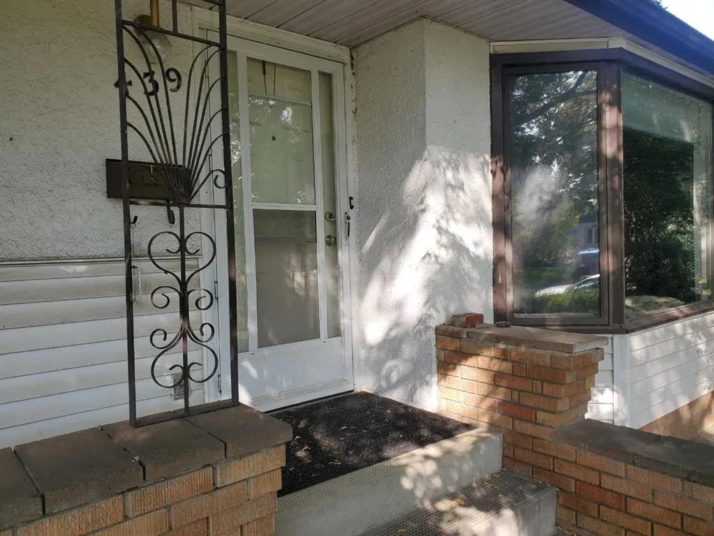 439 Arlington Drive SE