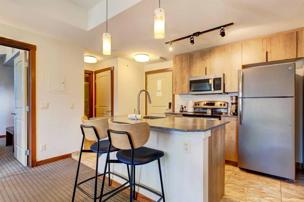 190 Kananaskis Way, #410