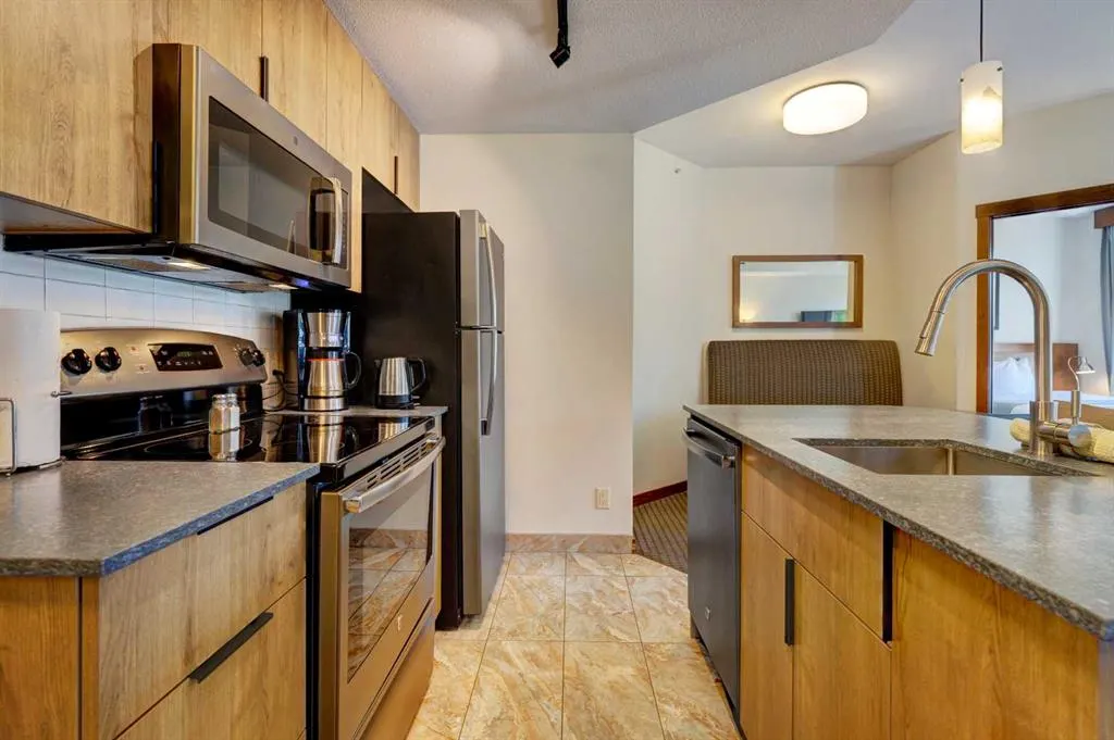 190 Kananaskis Way, #410