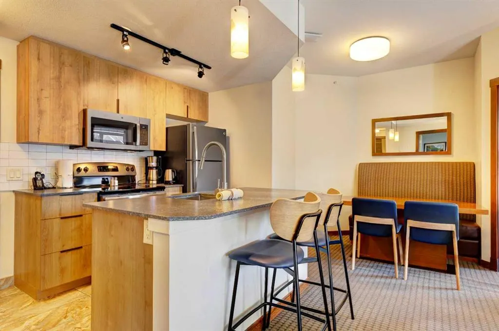 190 Kananaskis Way, #410