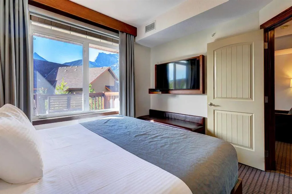190 Kananaskis Way, #410