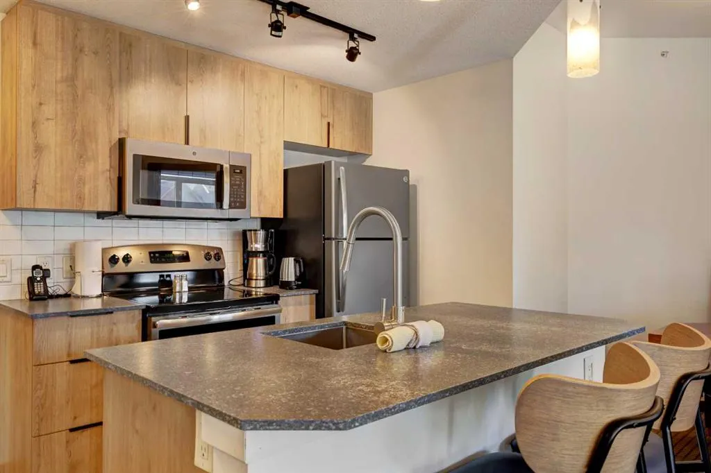 190 Kananaskis Way, #410
