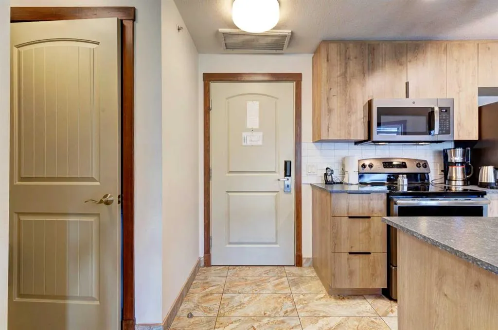 190 Kananaskis Way, #410
