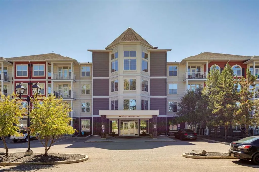1 Crystal Green Lane, #405