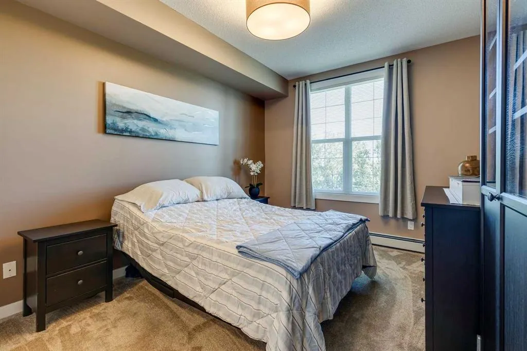 1 Crystal Green Lane, #405