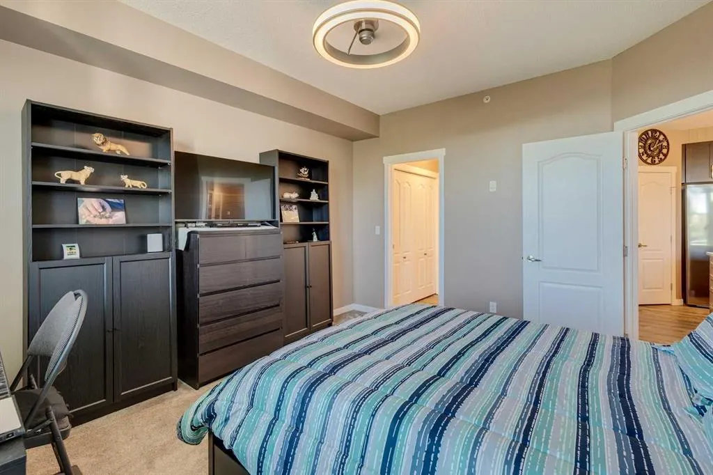 1 Crystal Green Lane, #405