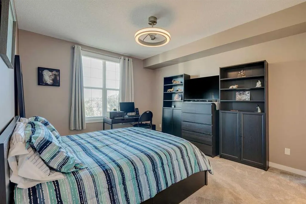1 Crystal Green Lane, #405