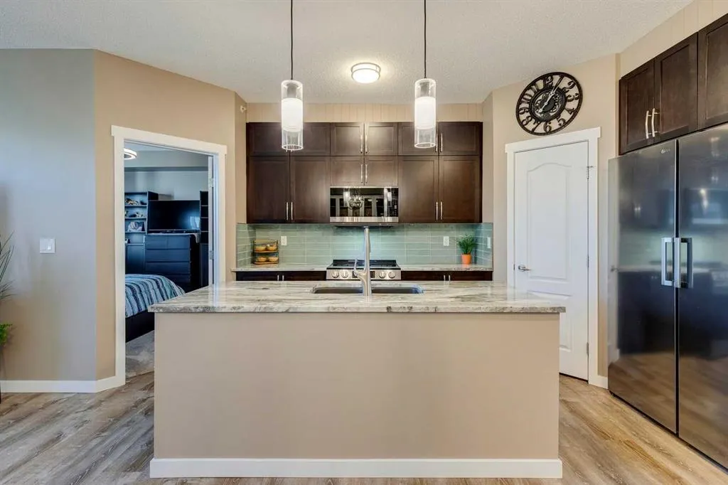1 Crystal Green Lane, #405