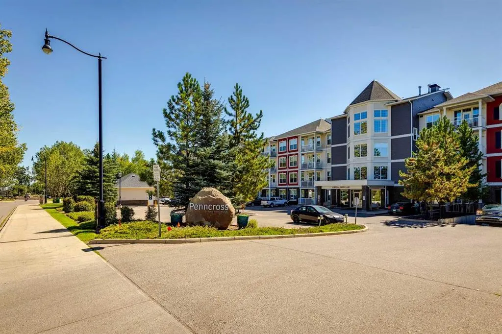 1 Crystal Green Lane, #405