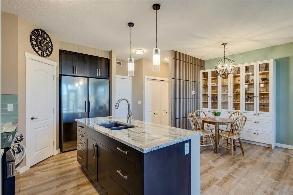 1 Crystal Green Lane, #405