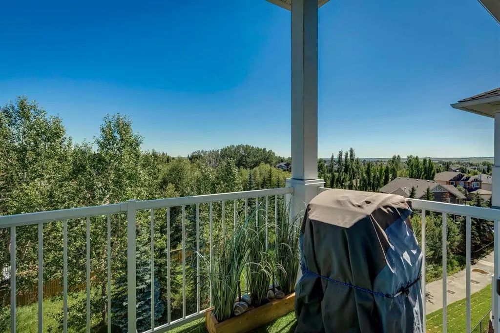 1 Crystal Green Lane, #405