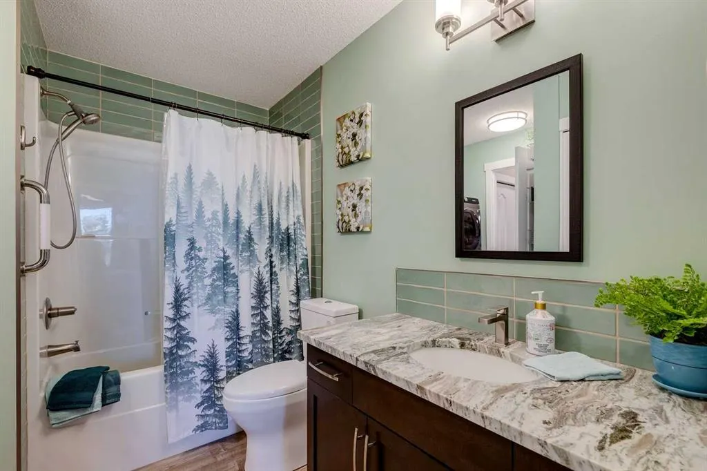 1 Crystal Green Lane, #405