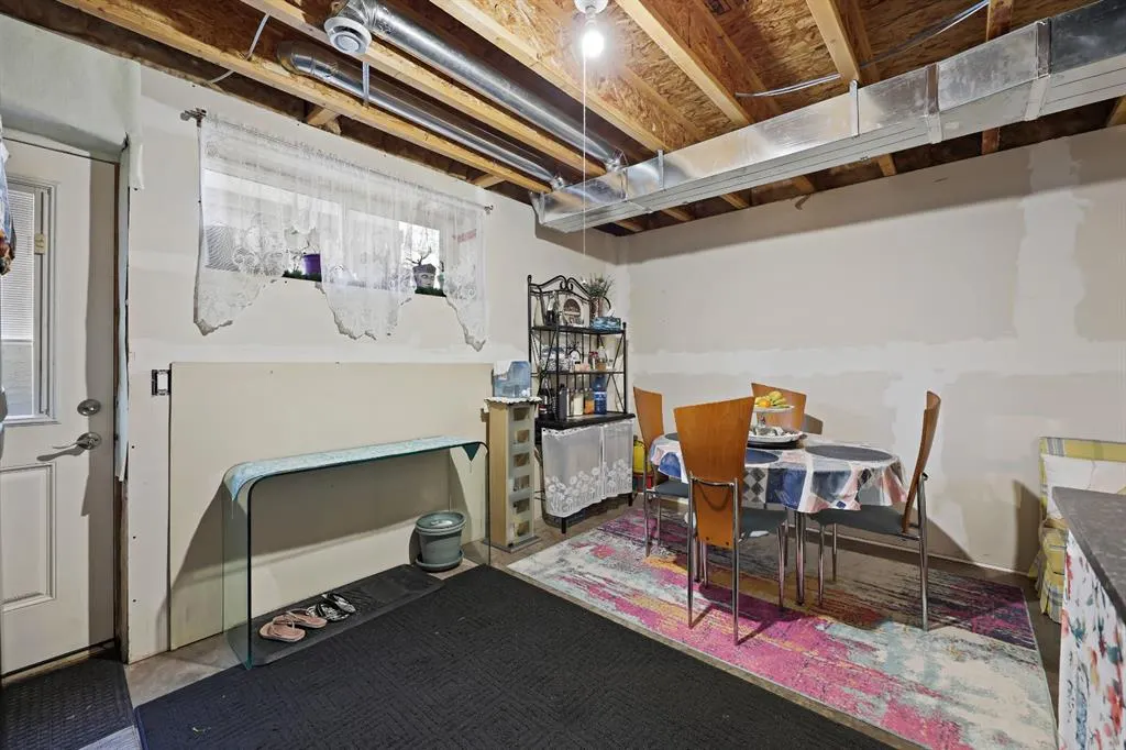 21 Willow Lane