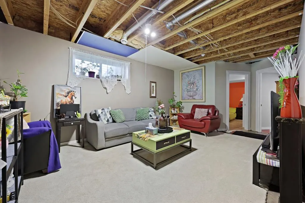 21 Willow Lane