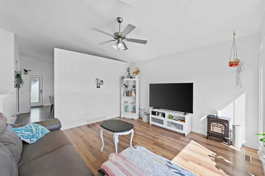 21 Willow Lane