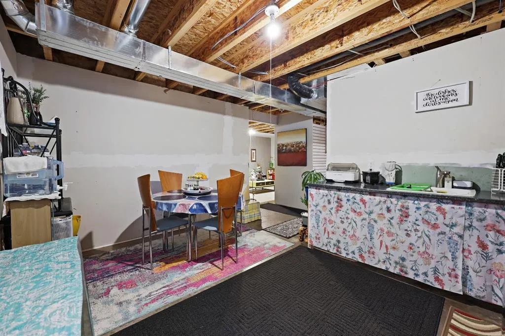 21 Willow Lane