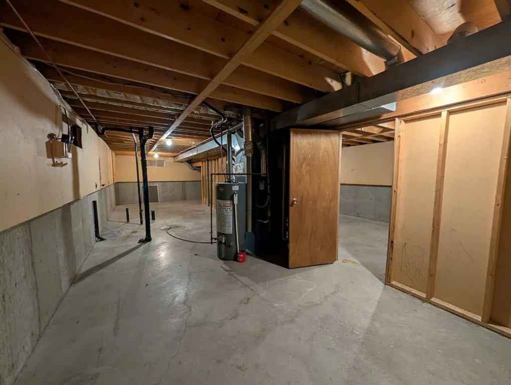 19 Rae Crescent SE