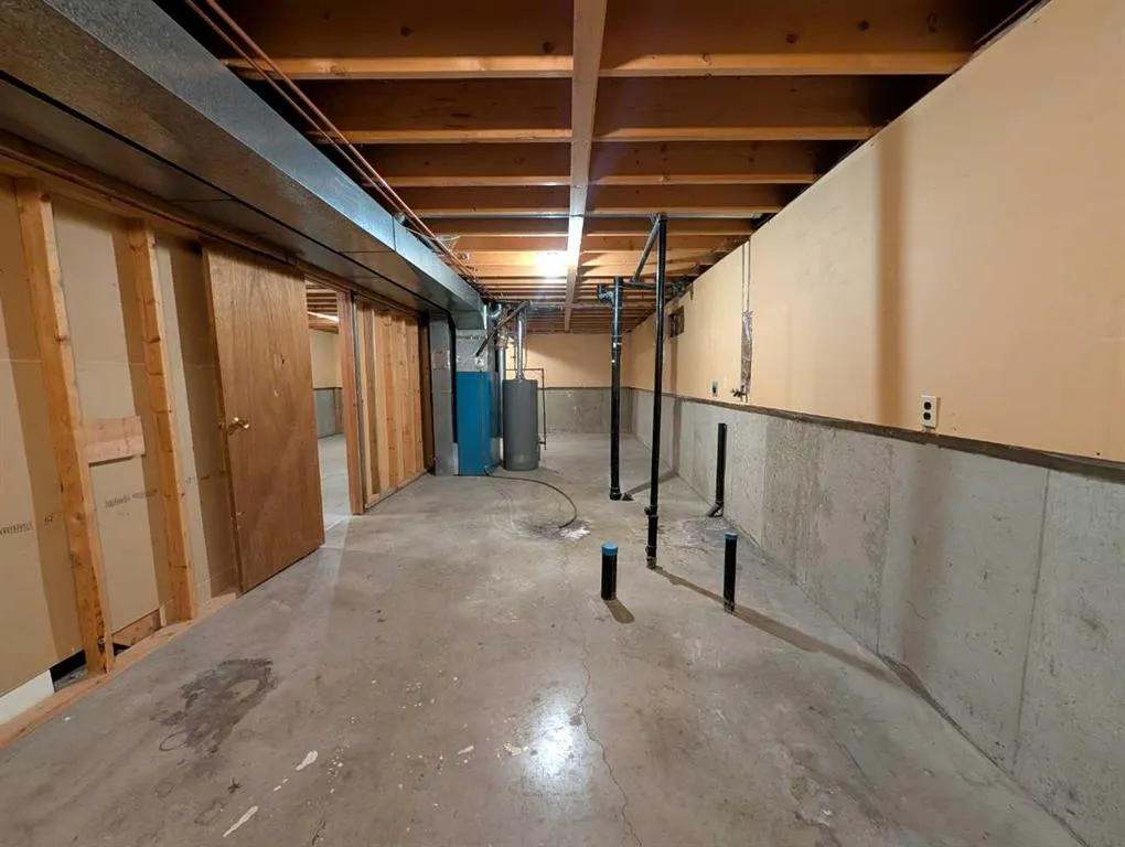 19 Rae Crescent SE