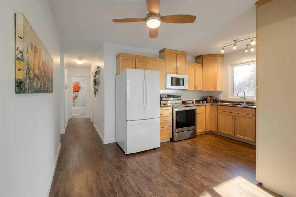 946 Columbia Boulevard W