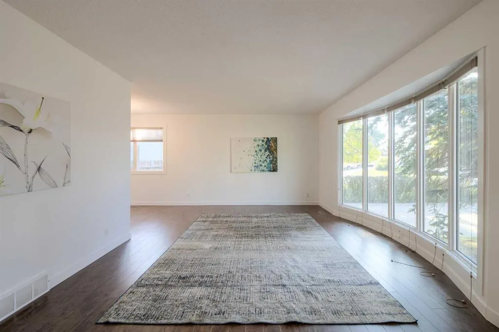 946 Columbia Boulevard W
