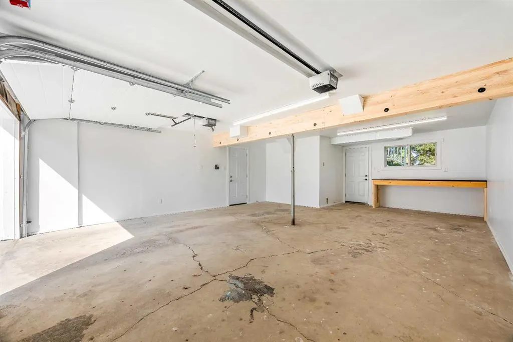 16 3 Street N