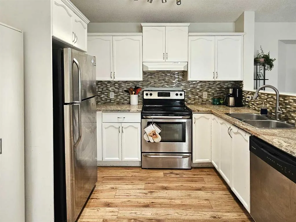 94 Hidden Spring Green NW