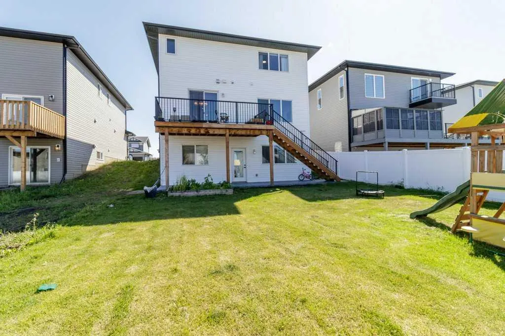 30 Thayer Close