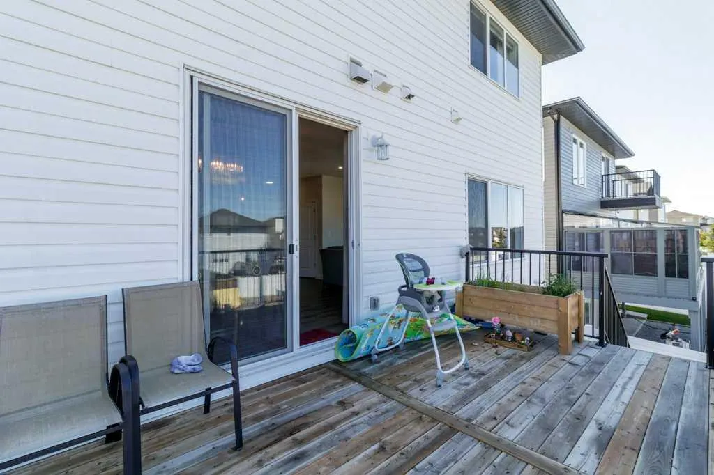 30 Thayer Close