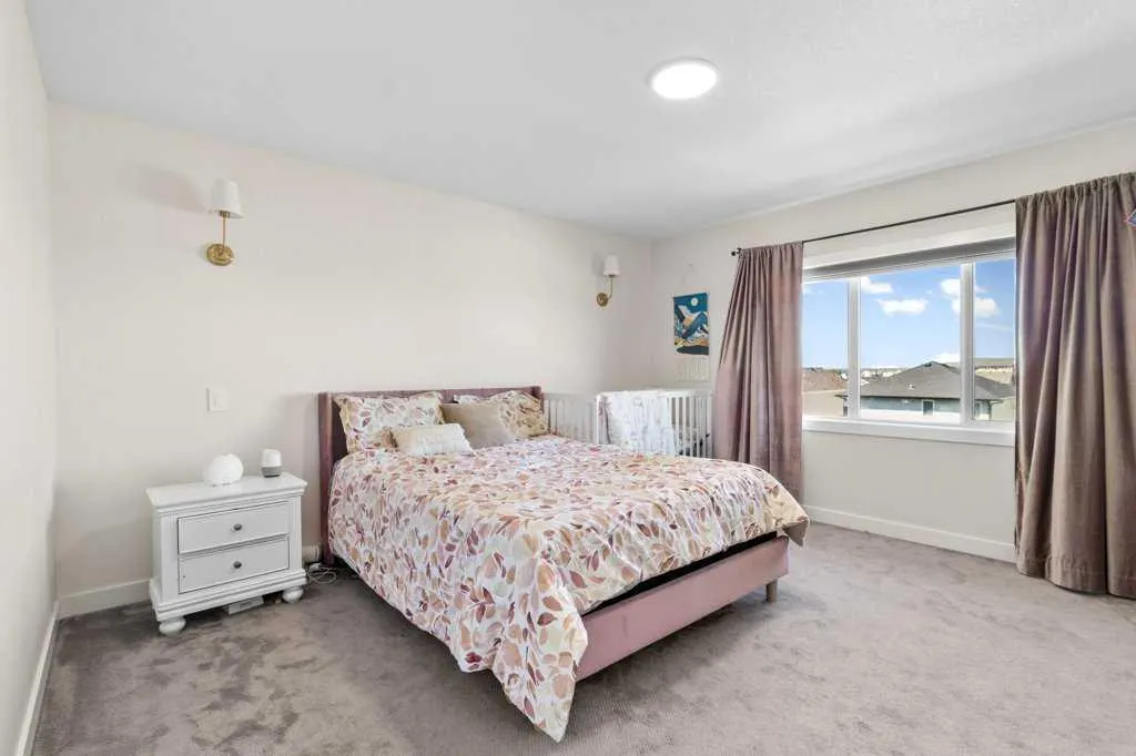 30 Thayer Close