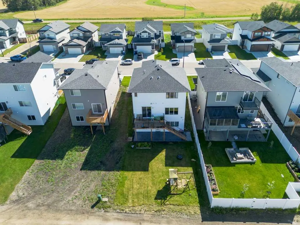 30 Thayer Close