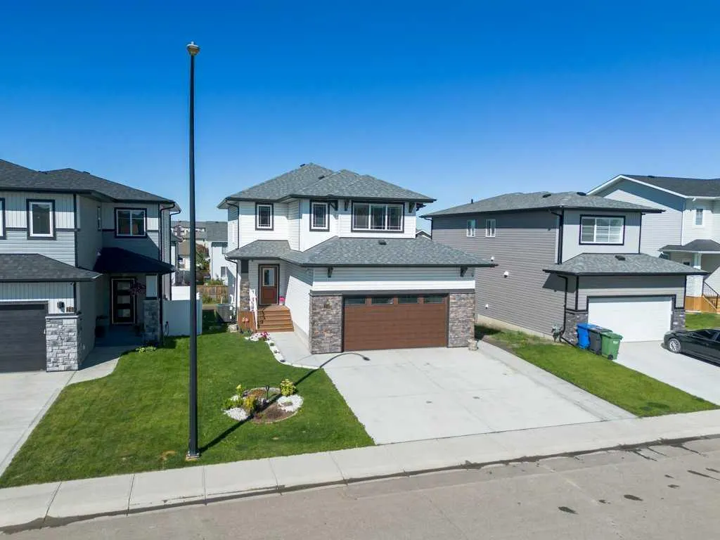30 Thayer Close