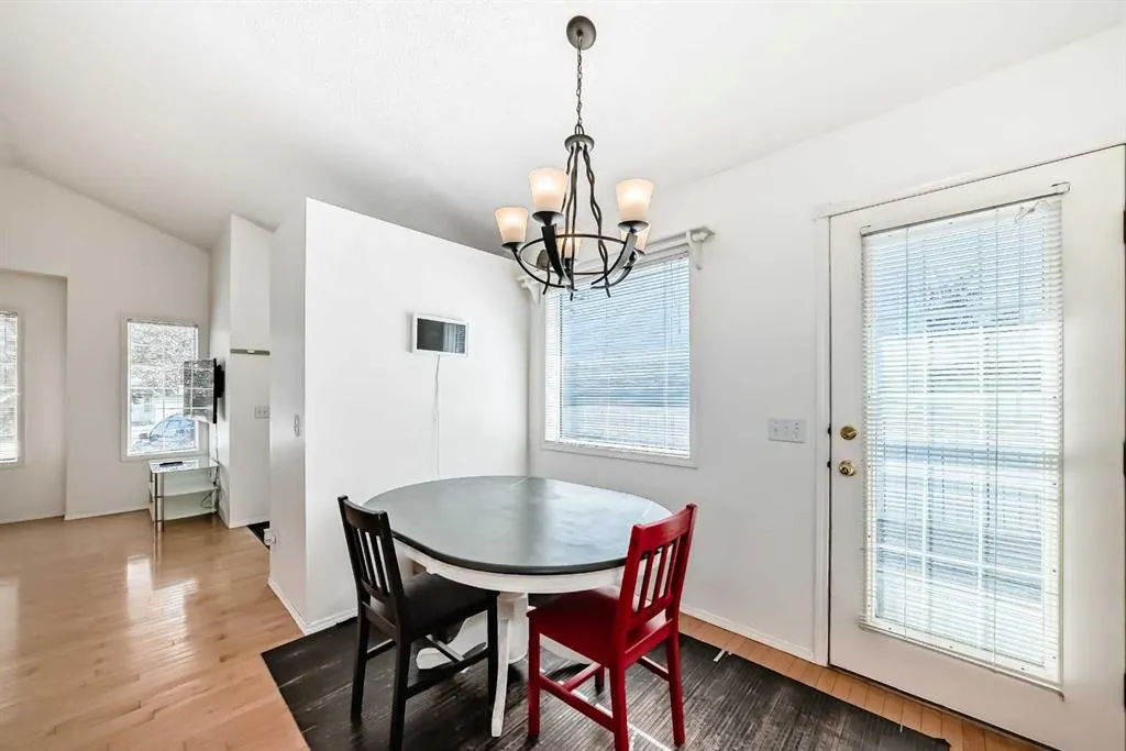 22 Harvest Rose Place NE