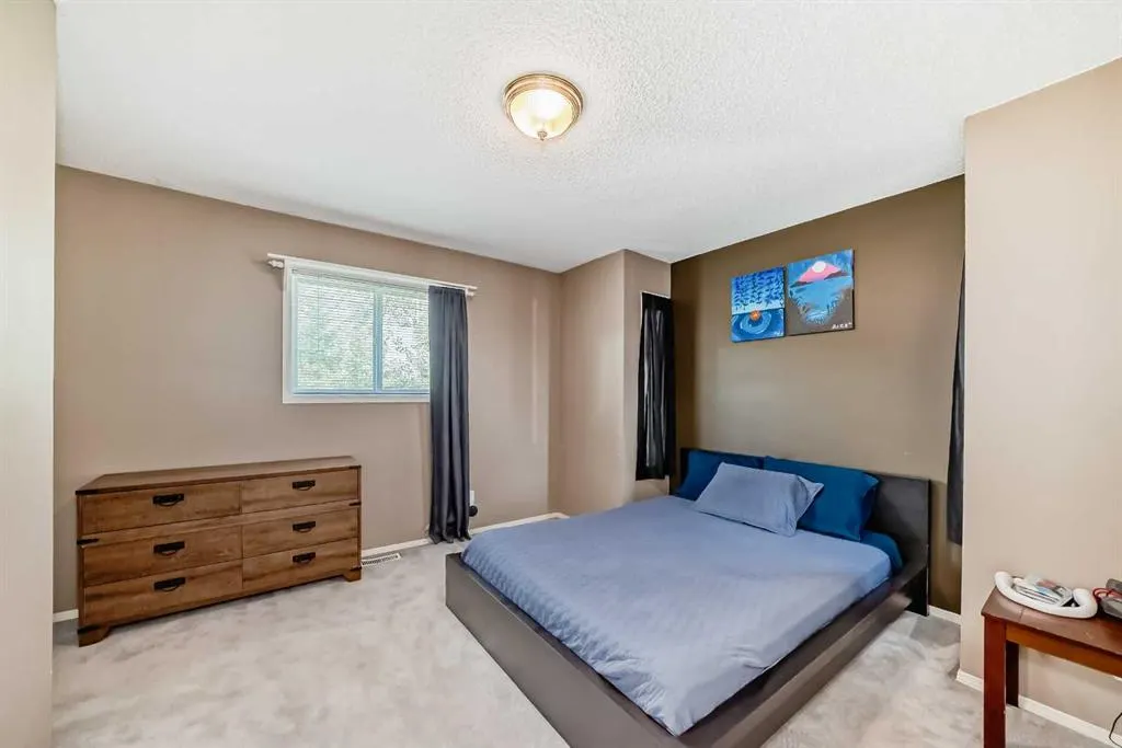 22 Harvest Rose Place NE