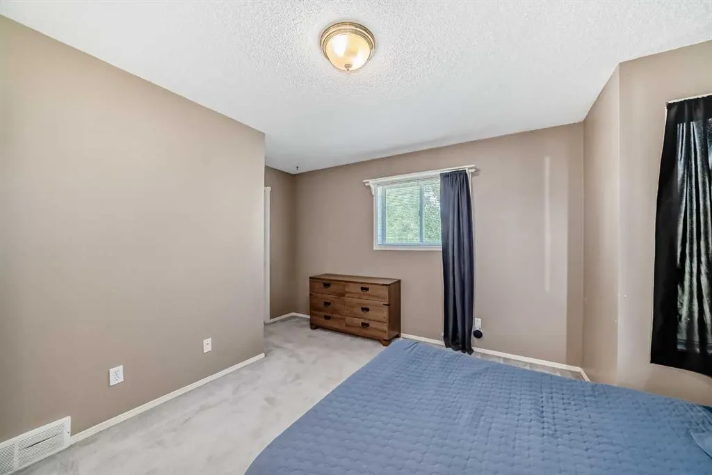 22 Harvest Rose Place NE