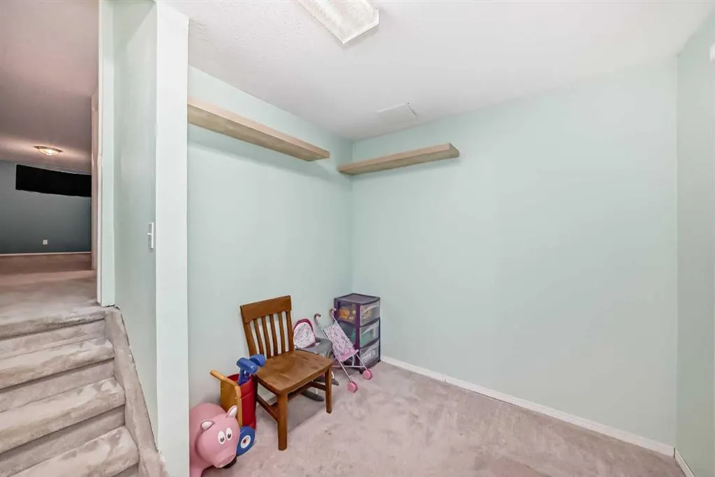 22 Harvest Rose Place NE