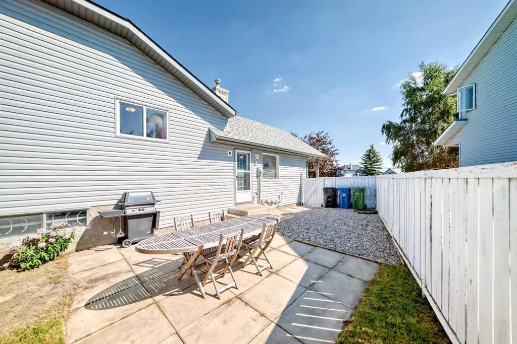 22 Harvest Rose Place NE