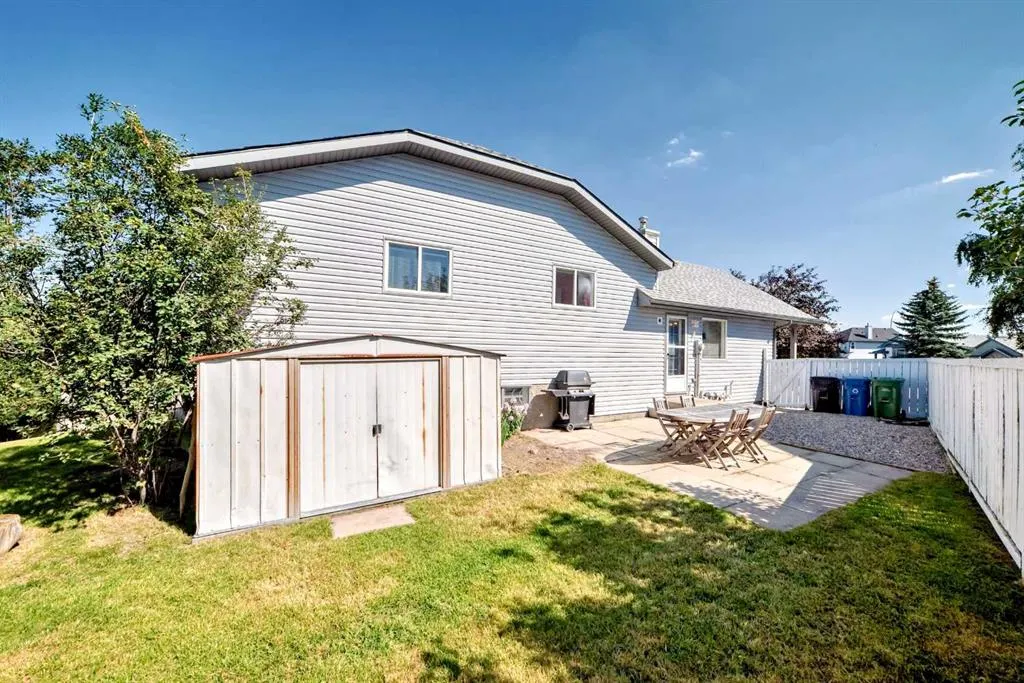 22 Harvest Rose Place NE