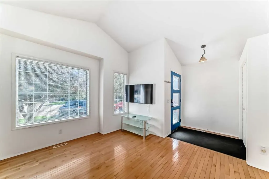 22 Harvest Rose Place NE