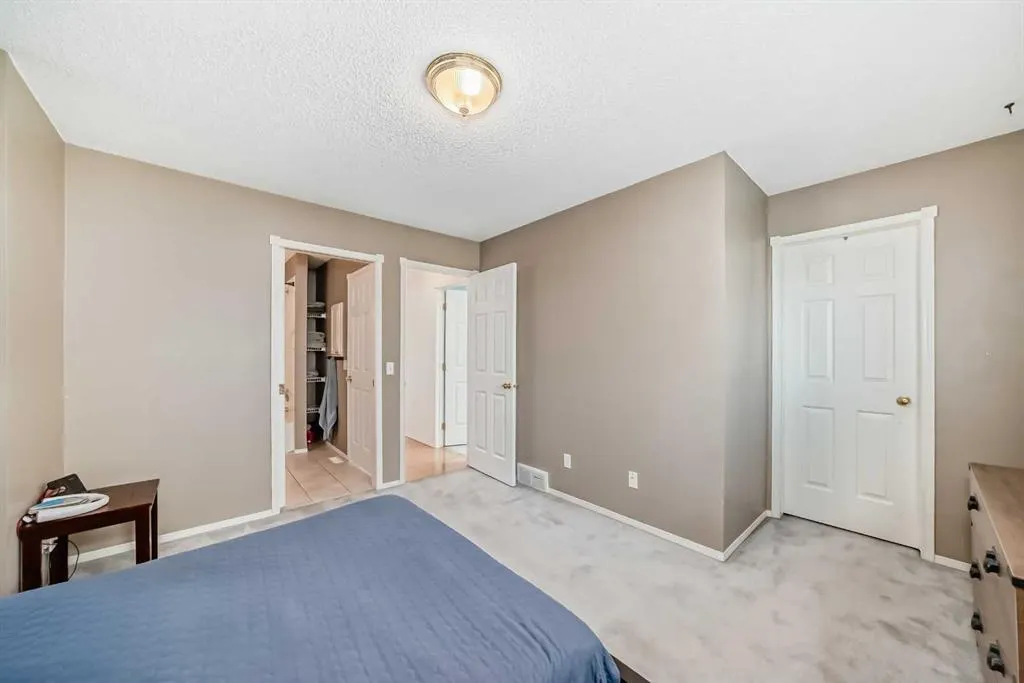22 Harvest Rose Place NE