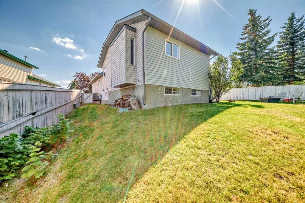 22 Harvest Rose Place NE