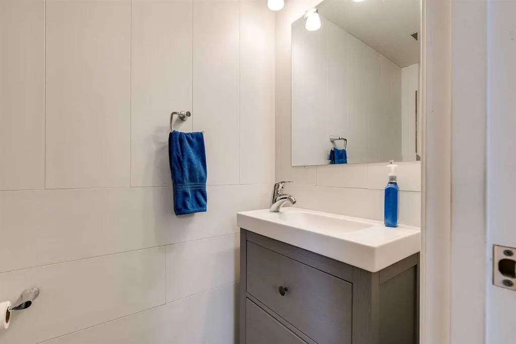 305 Brae Glen Road SW