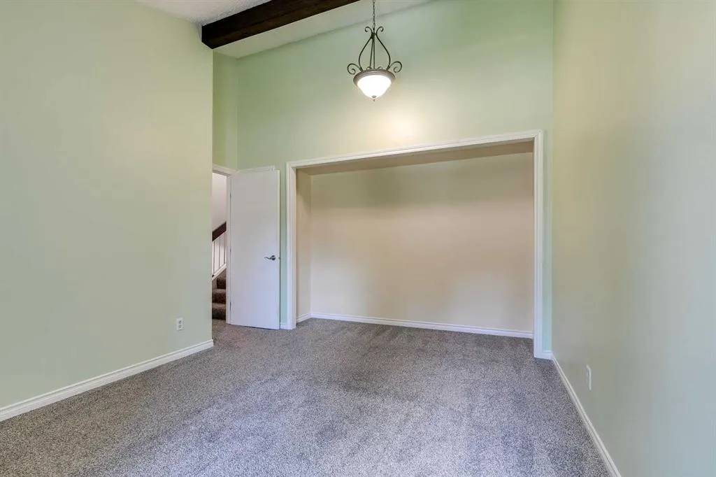 305 Brae Glen Road SW