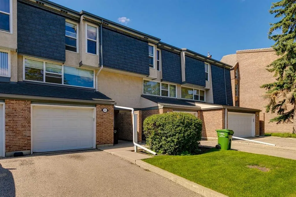 305 Brae Glen Road SW