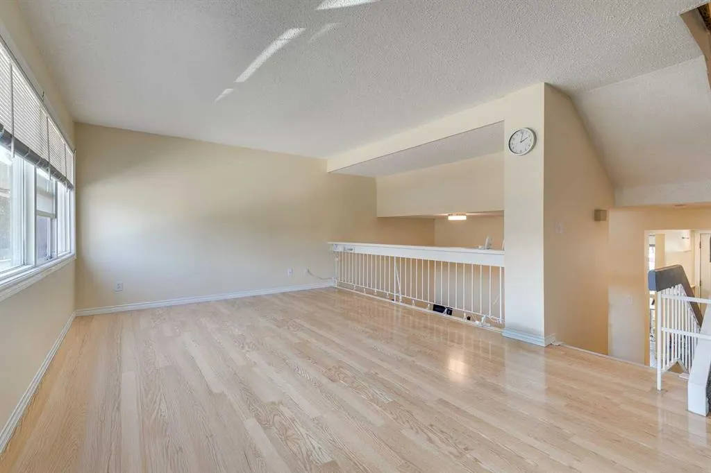 305 Brae Glen Road SW